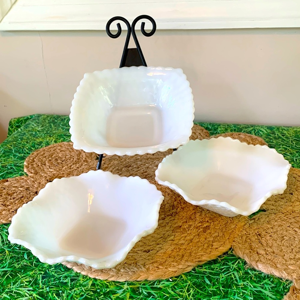 Vintage milkglass hazel atlas & anchor hocking, great overall condition